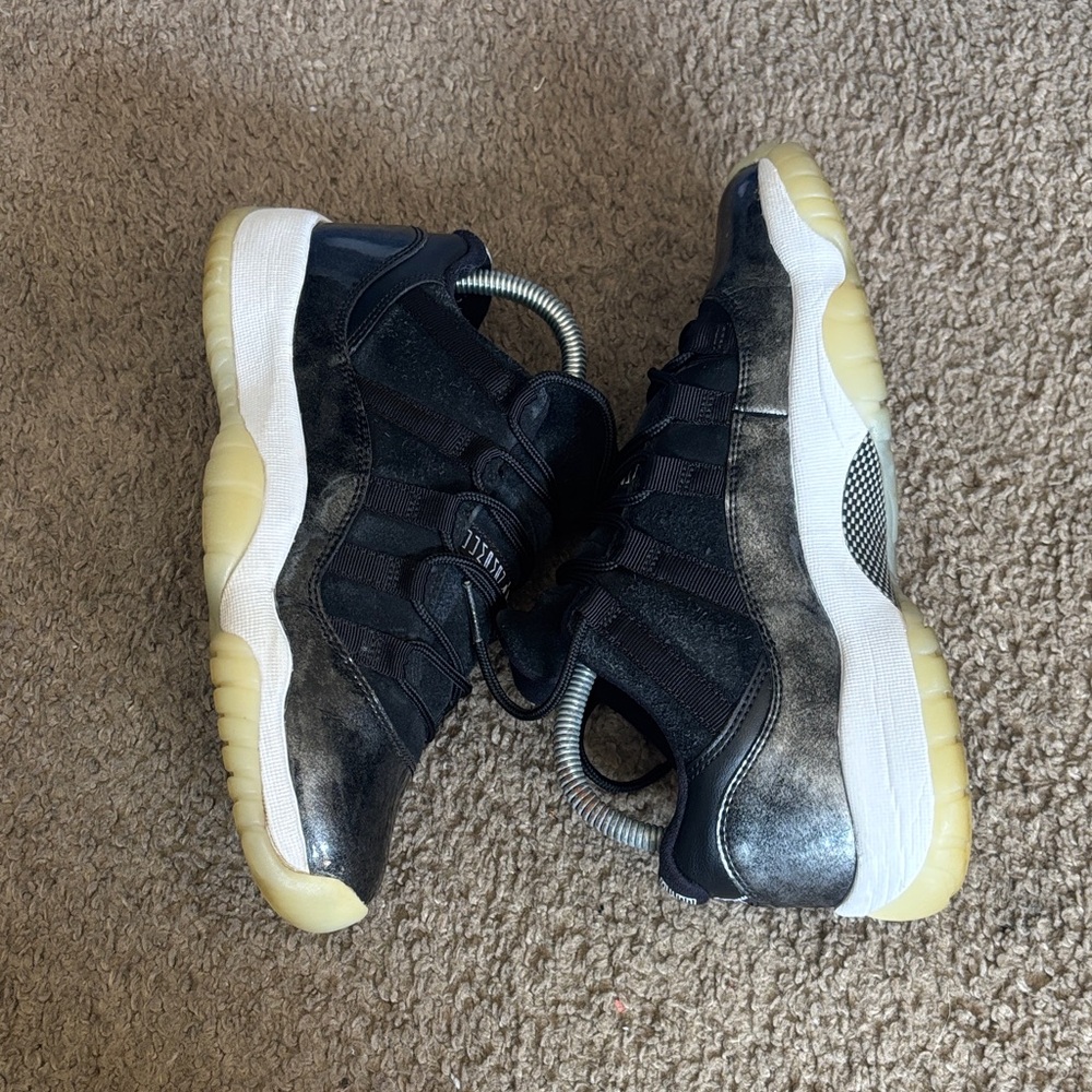Kids Jordan’s Black and grey